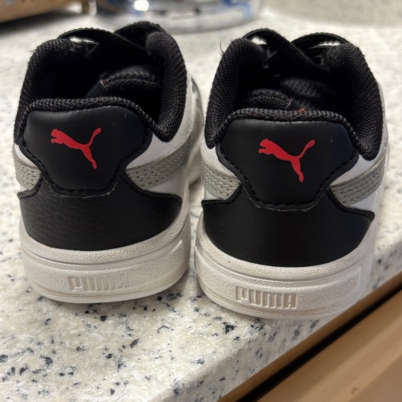 Puma Black and White Toddler Sneakers with Red Accents - Picture 5 of 8